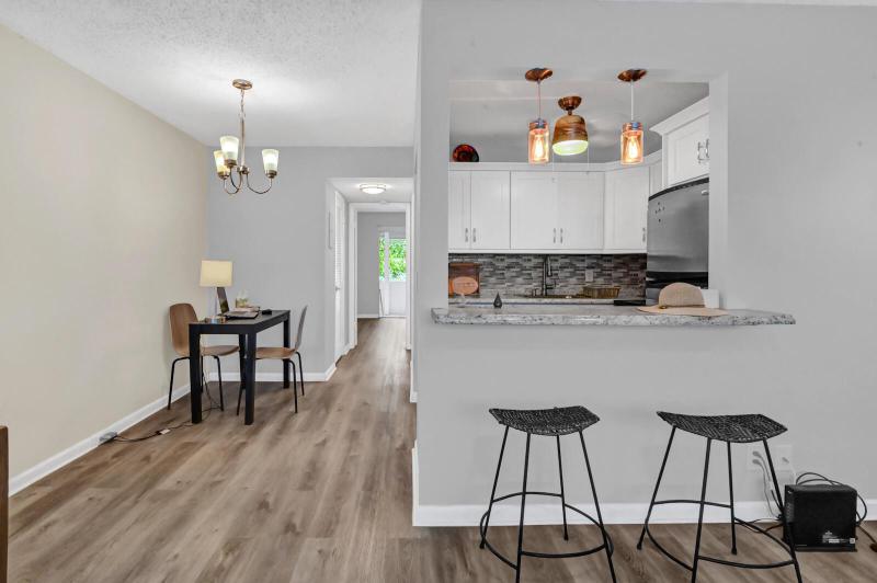  Condo & Townhome Photos