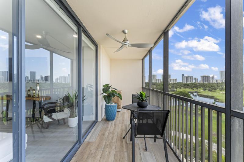  Condo & Townhome Photos