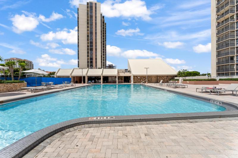  Condo & Townhome Photos