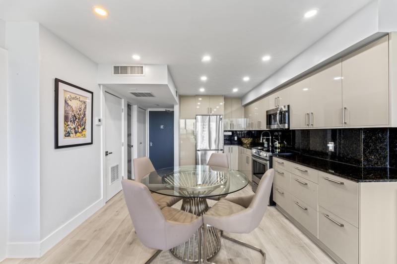  Condo & Townhome Photos