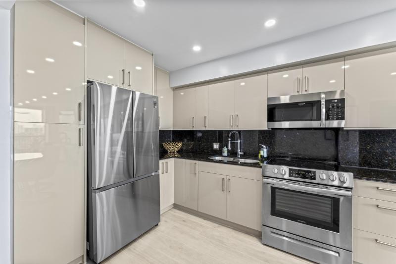  Condo & Townhome Photos