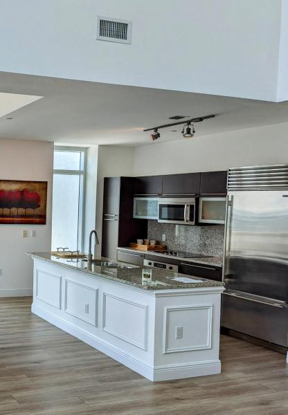  Condo & Townhome Photos