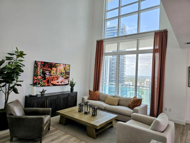  Condo & Townhome Photos