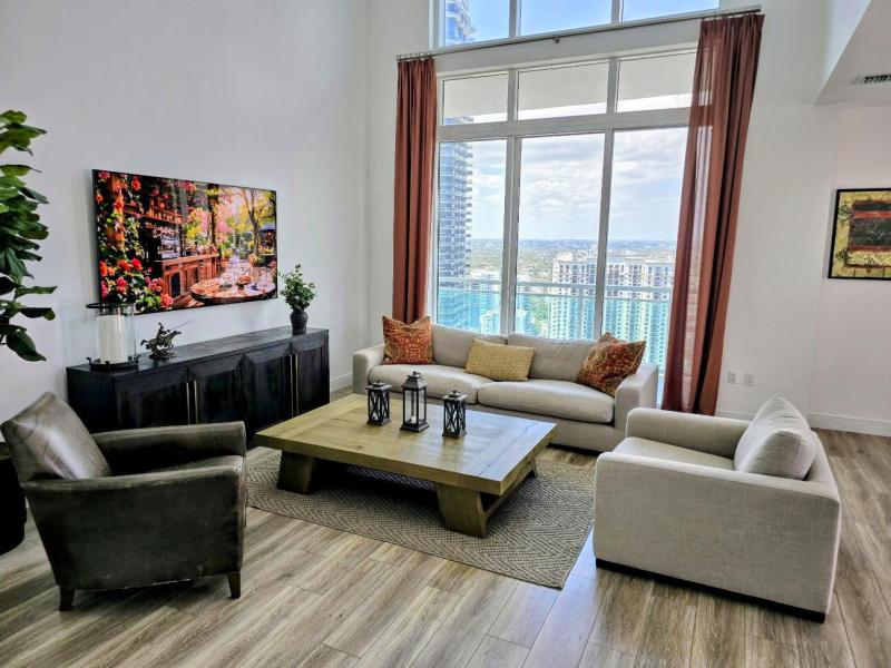  Condo & Townhome Photos