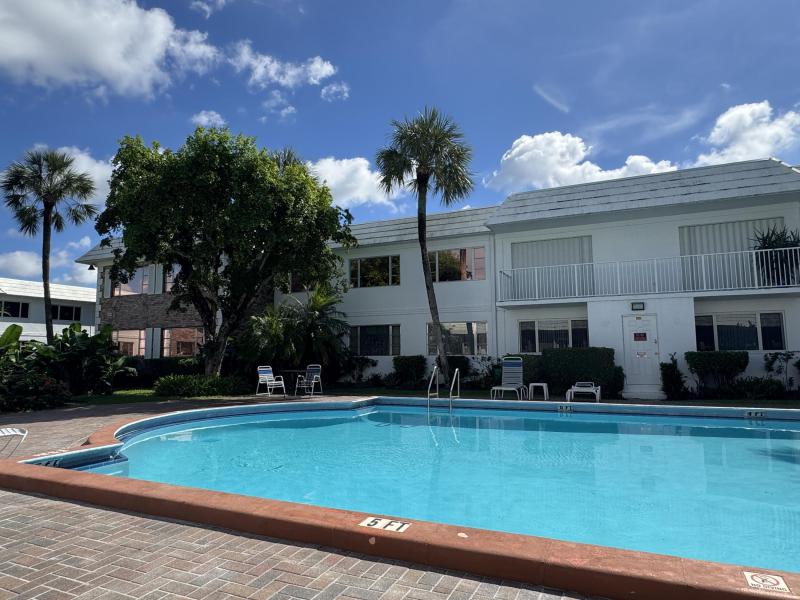  Condo & Townhome Photos