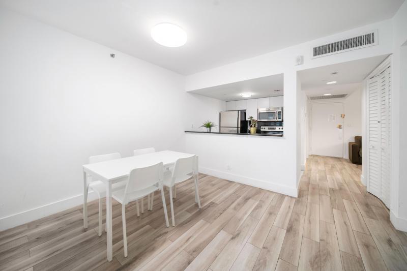  Condo & Townhome Photos