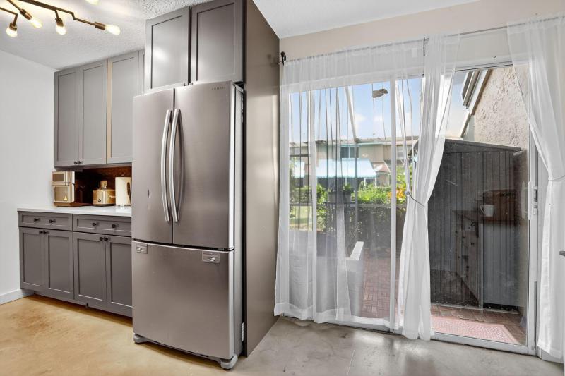  Condo & Townhome Photos