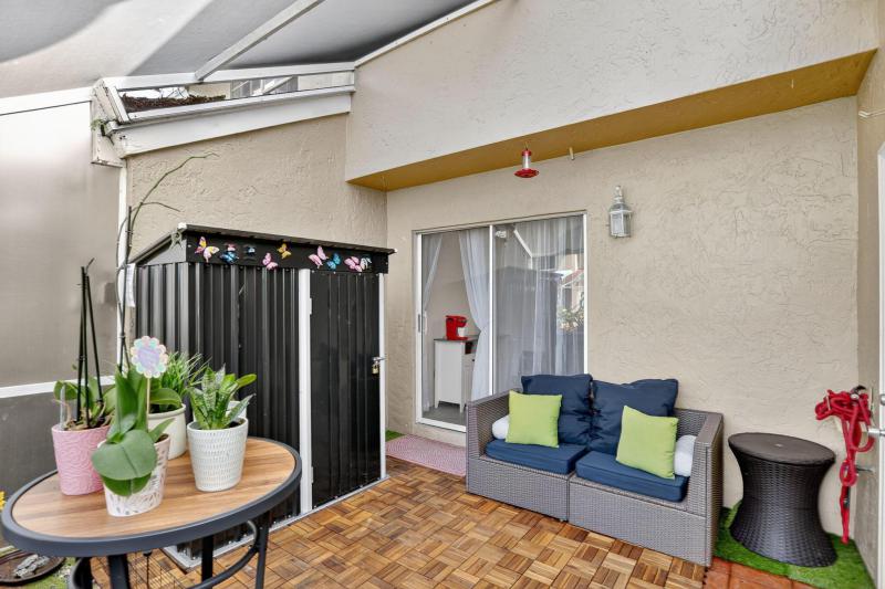  Condo & Townhome Photos