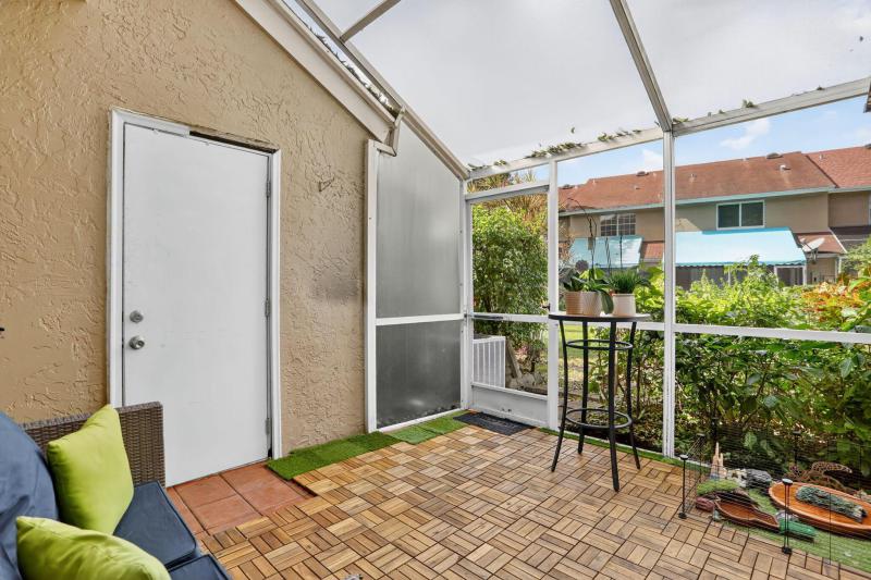  Condo & Townhome Photos