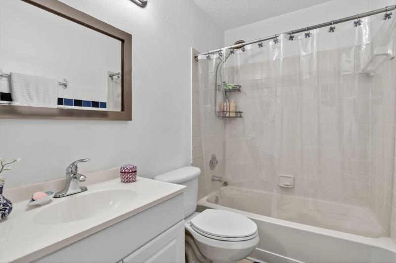  Condo & Townhome Photos