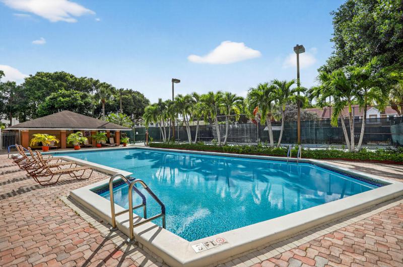  Condo & Townhome Photos