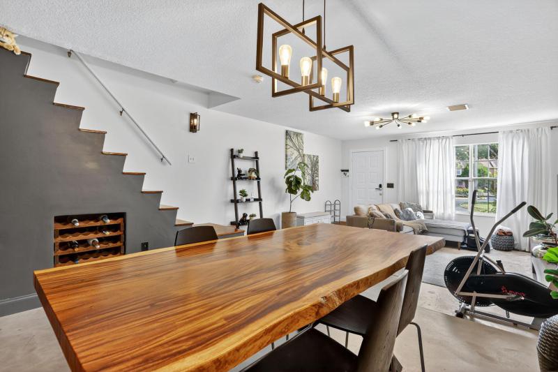  Condo & Townhome Photos