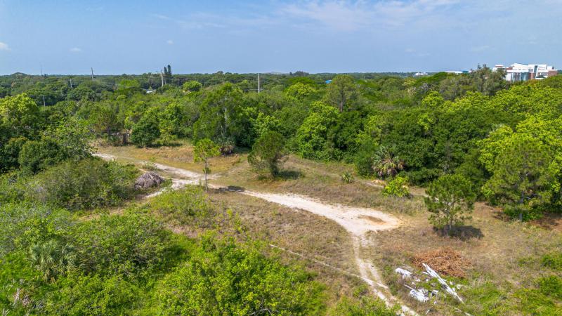  Commercial & Industrial Land Images 
