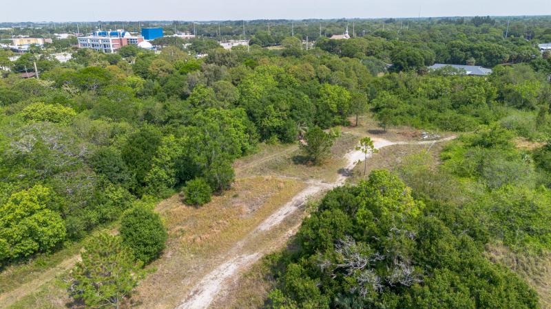  Commercial & Industrial Land Images 