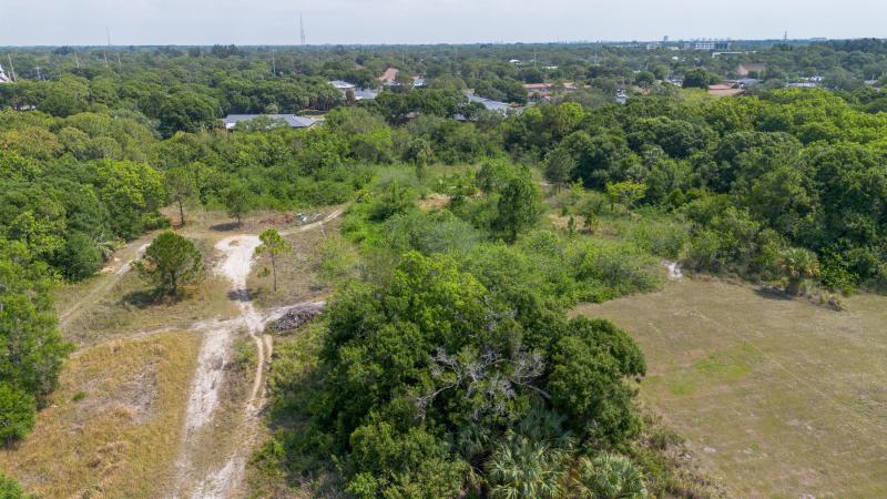  Commercial & Industrial Land Images 