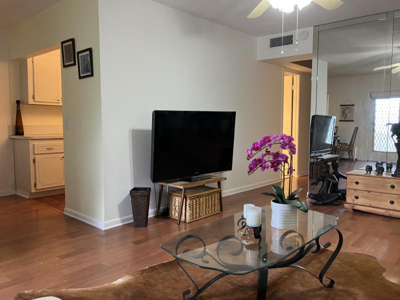  Condo & Townhome Photos