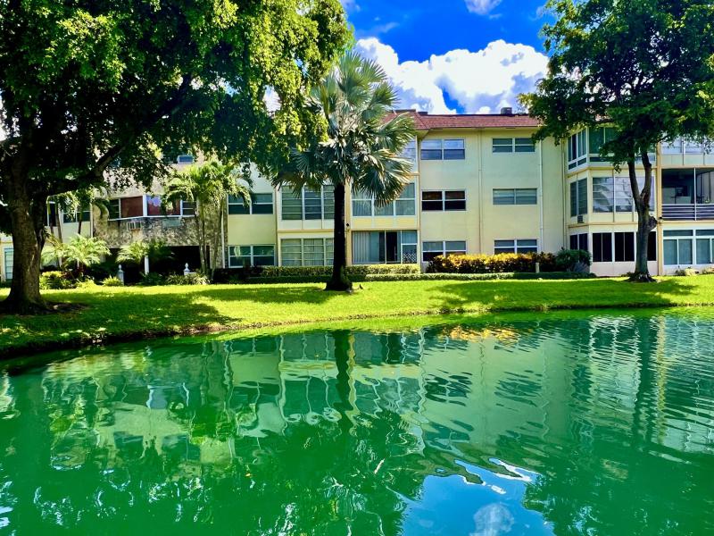  Condo & Townhome Photos