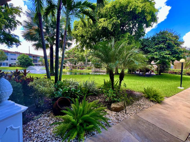  Condo & Townhome Photos