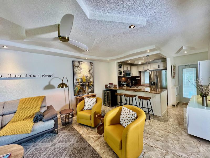  Condo & Townhome Photos