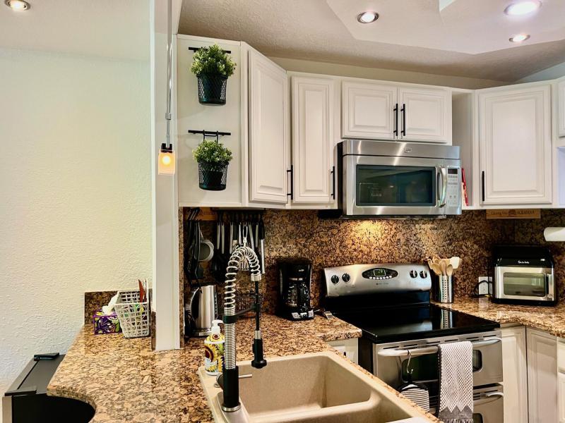  Condo & Townhome Photos
