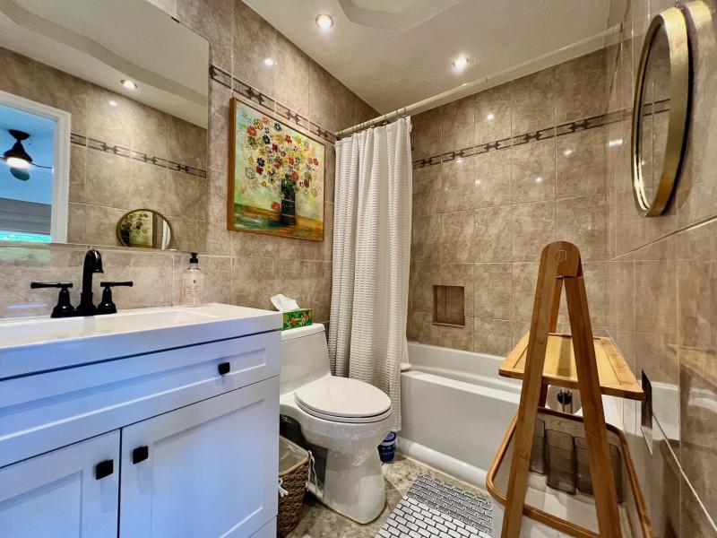  Condo & Townhome Photos