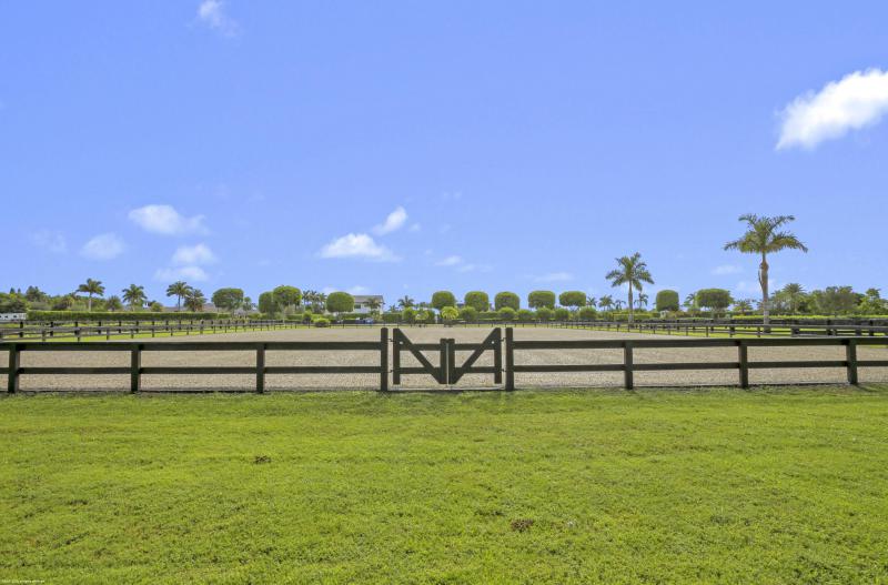  Commercial & Industrial Land Images 