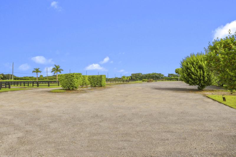  Commercial & Industrial Land Images 