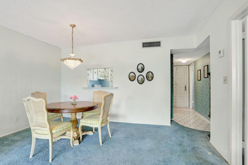  Condo & Townhome Photos