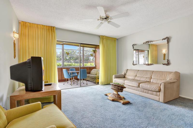  Condo & Townhome Photos