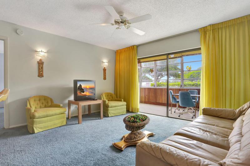  Condo & Townhome Photos