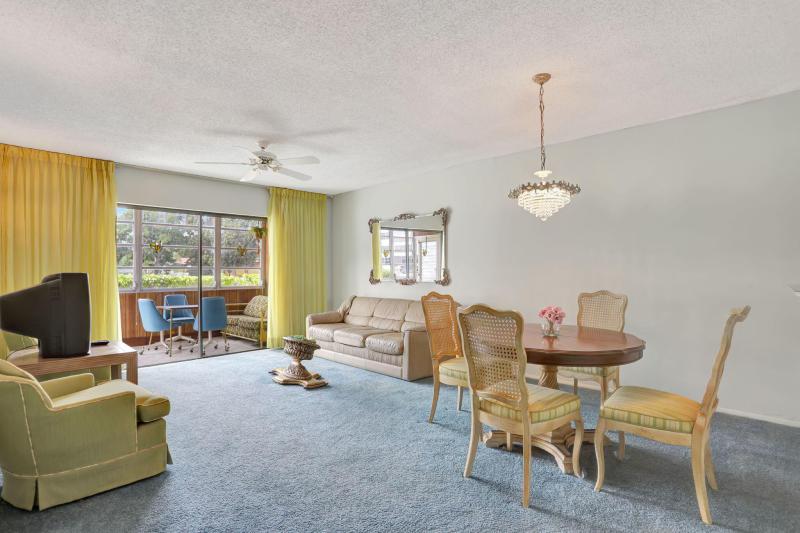  Condo & Townhome Photos