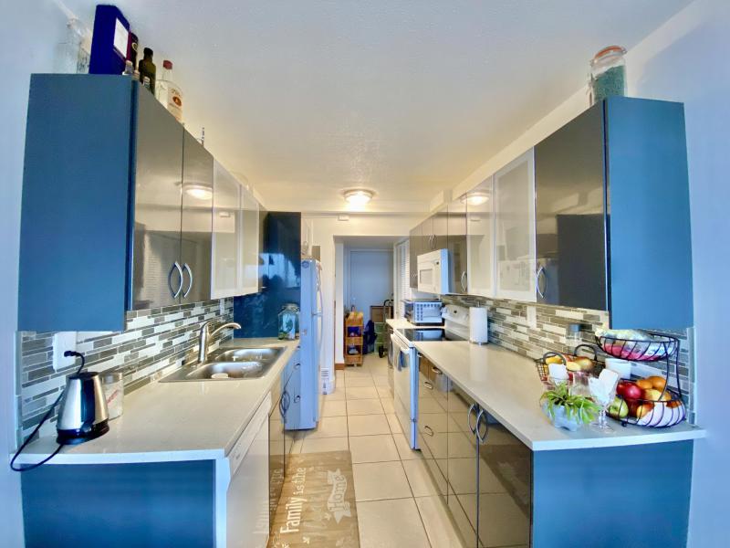 Condo & Townhome Photos
