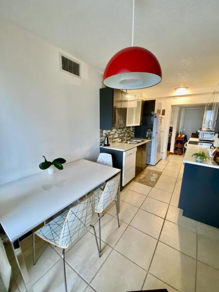  Condo & Townhome Photos