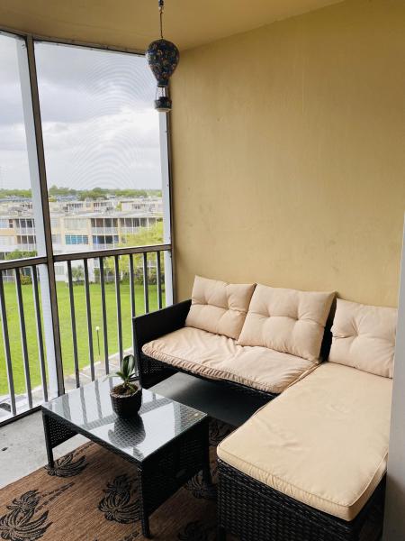  Condo & Townhome Photos