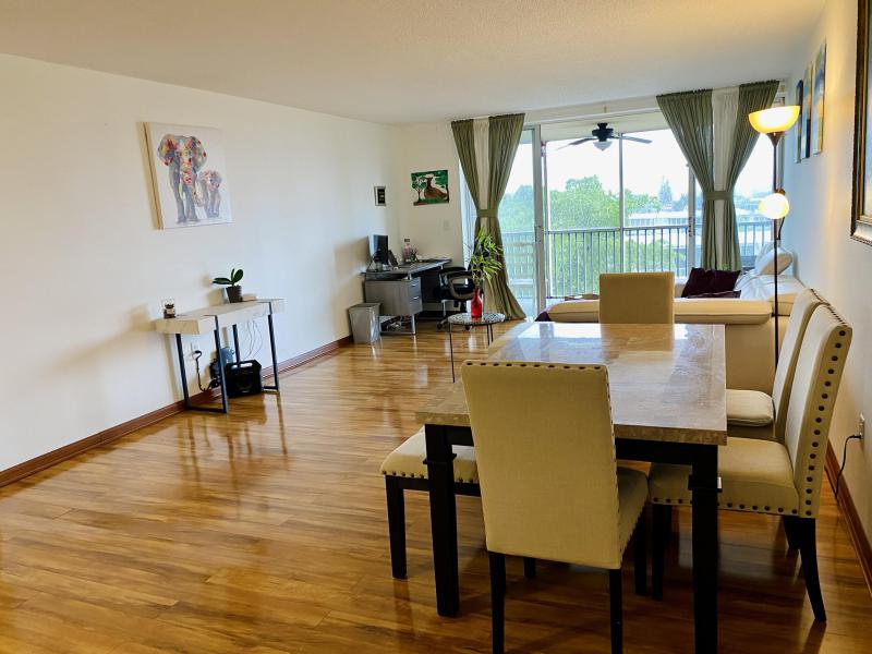  Condo & Townhome Photos