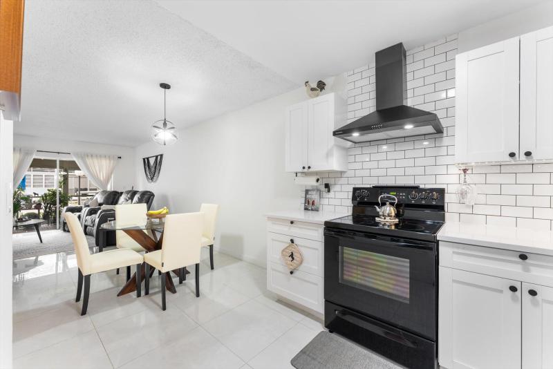  Condo & Townhome Photos