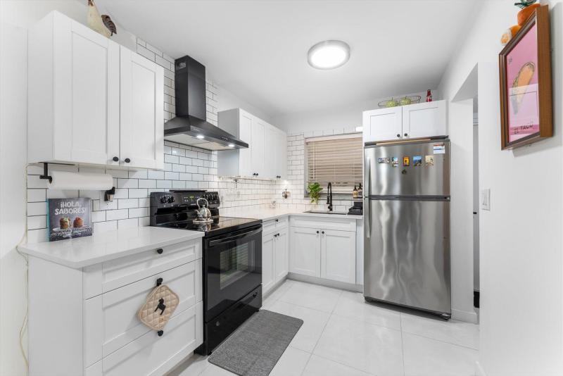  Condo & Townhome Photos