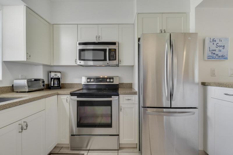  Condo & Townhome Photos