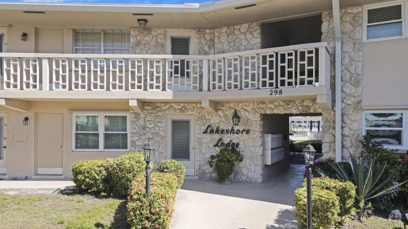  Condo & Townhome Photos