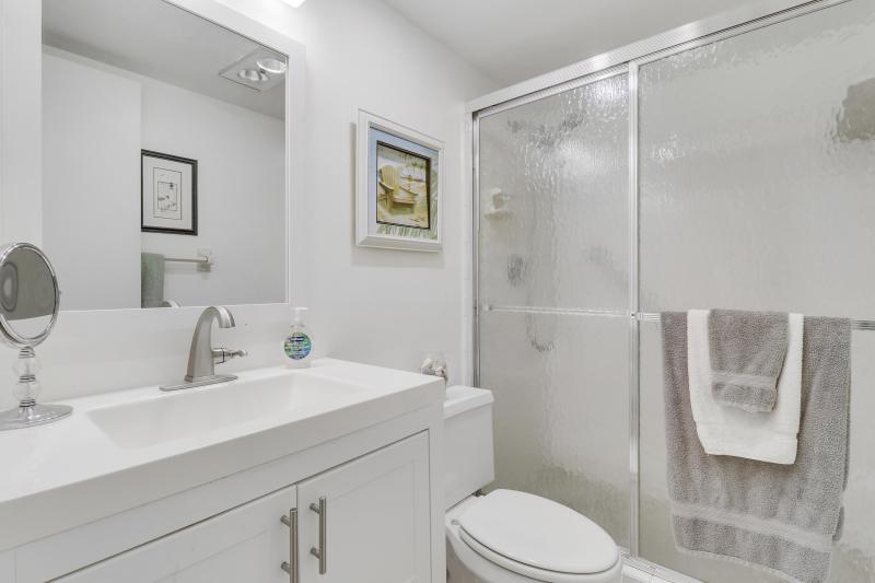  Condo & Townhome Photos