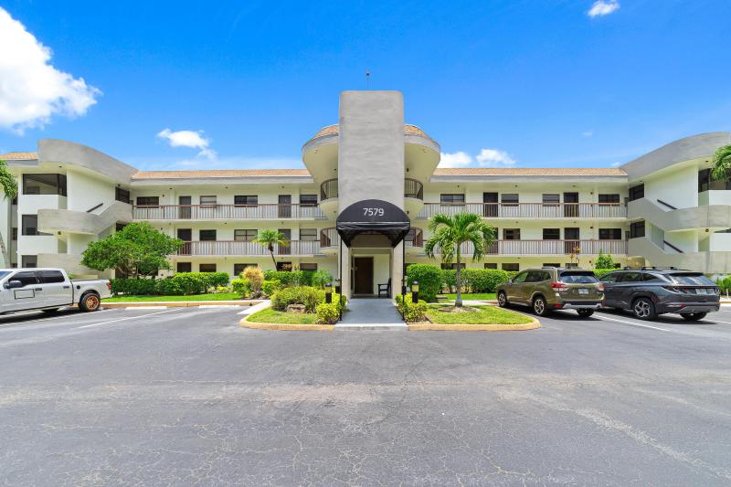  Condo & Townhome Photos