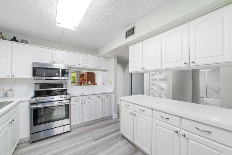  Condo & Townhome Photos