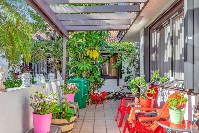  Condo & Townhome Photos
