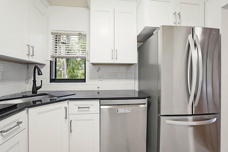  Condo & Townhome Photos