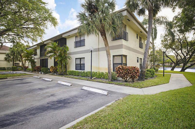  Condo & Townhome Photos