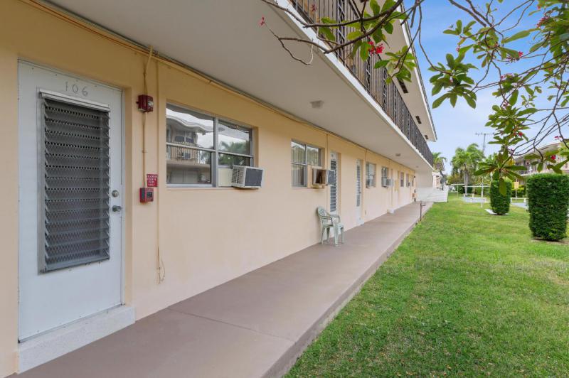  Condo & Townhome Photos