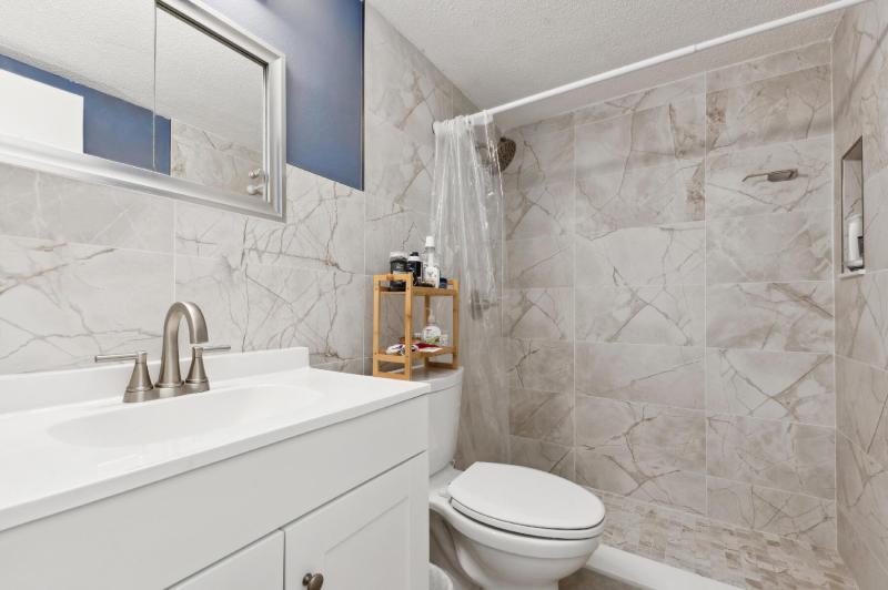  Condo & Townhome Photos