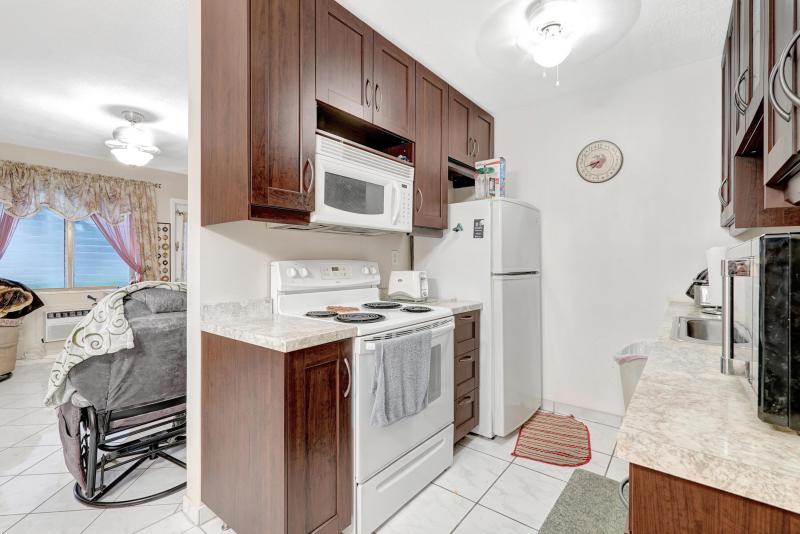  Condo & Townhome Photos