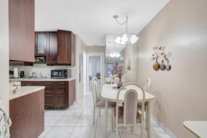  Condo & Townhome Photos