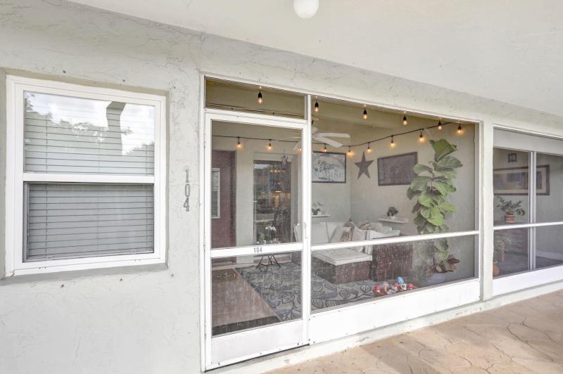  Condo & Townhome Photos